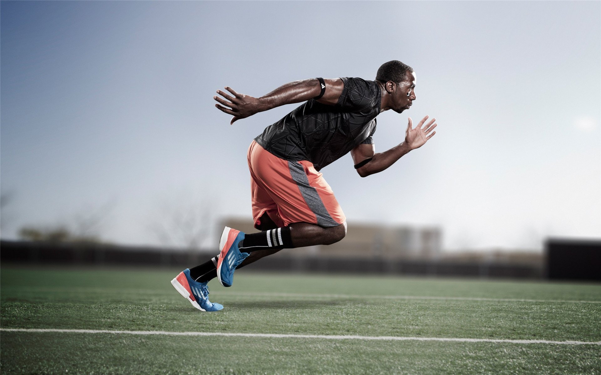 开云世界杯-体育双星闪耀，哥伦比亚足球碾压澳大利亚，F1新星萨卡揭幕战称王